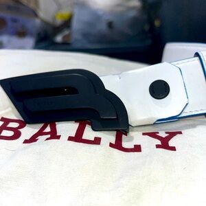 Bally Carby men’s designer belt sz 110cm( leather & cowskin)